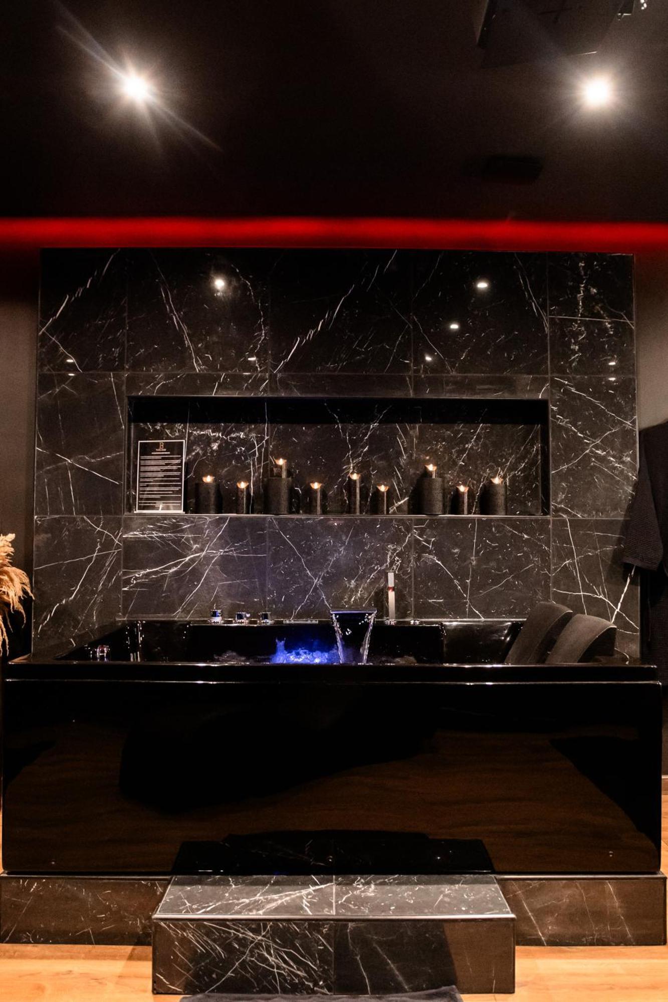 Blackroom Suite De Luxe 50 Nuances De Grey 르아브르 외부 사진